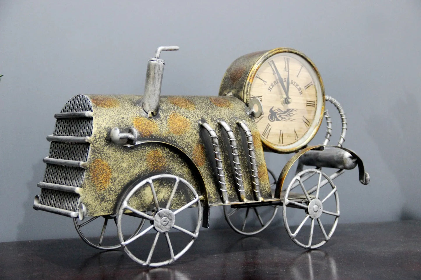 Amazing Home Decor Showpiece Items Metal Train for Office Table Decoration