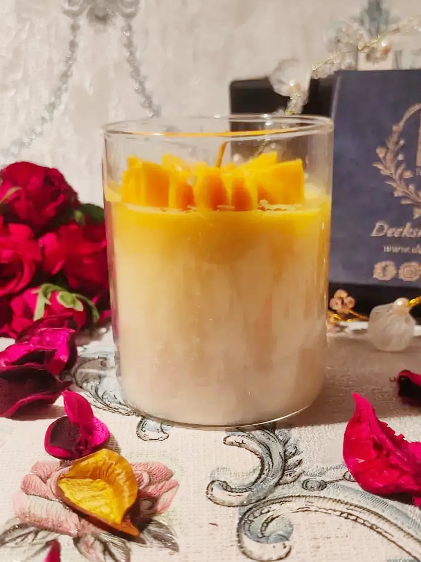 Luxurious Oud Pure Floral Essence Flower Scented Candle - ArtyCraftz