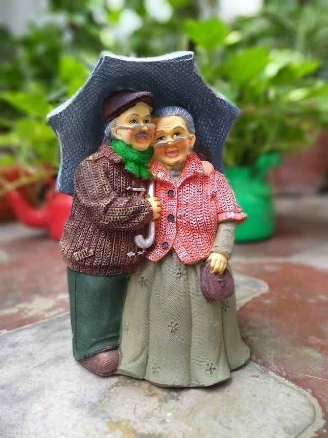 Romantic Grand Parents Decorative Showpiece Couple Statue with Umbrella - ArtyCraftz