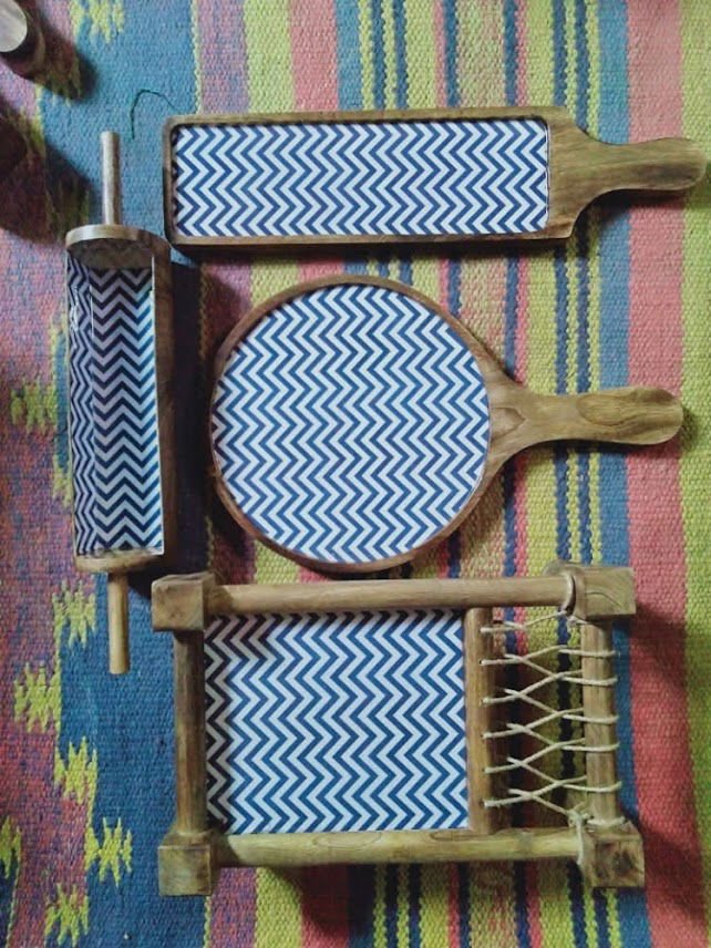 Wooden Khatiya Pizza Starter Serving Platter Sizzler Blue with White Color Tray for Dinning Table, Guest,Restaurant, Party & Gifted Product - ArtyCraftz