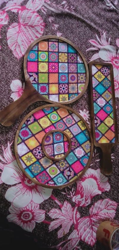 Wooden Printed Burger Platter and Pizza Platter Wood Handmade & Handcrafted Set of 3 - ArtyCraftz