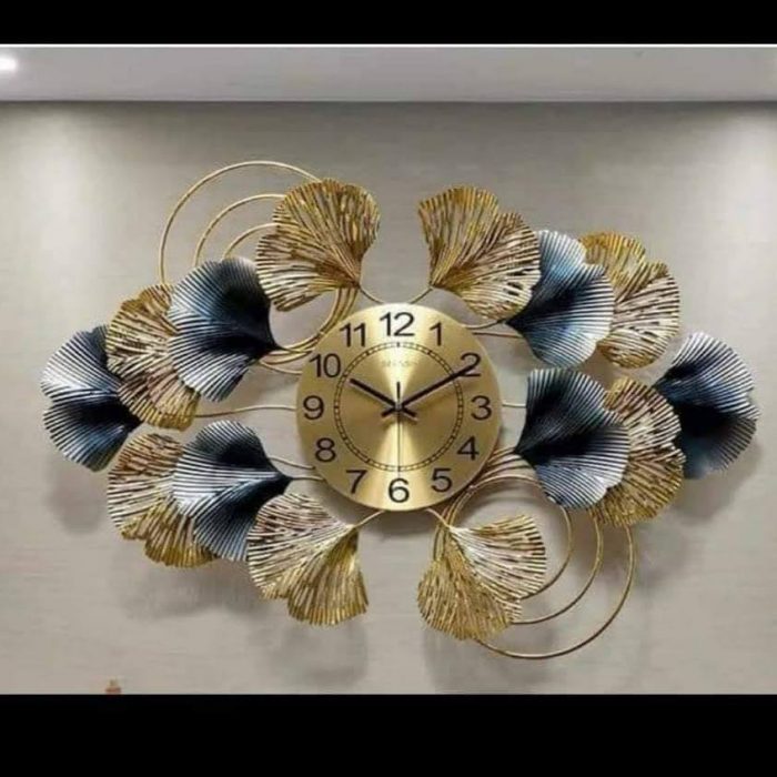 Metal Wall Clock with 30 Inches Ginko Leaf