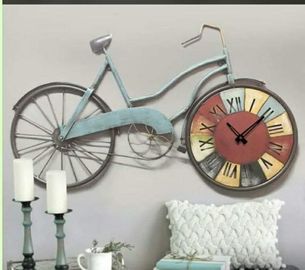 Metal Wall Clock in Bicycle wheel