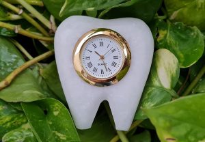 Tooth Shape Dentist Desk Marble Table Clock