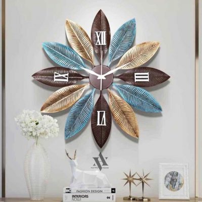 Metal Wall Clock in Multicolor Leaf with roman numbers